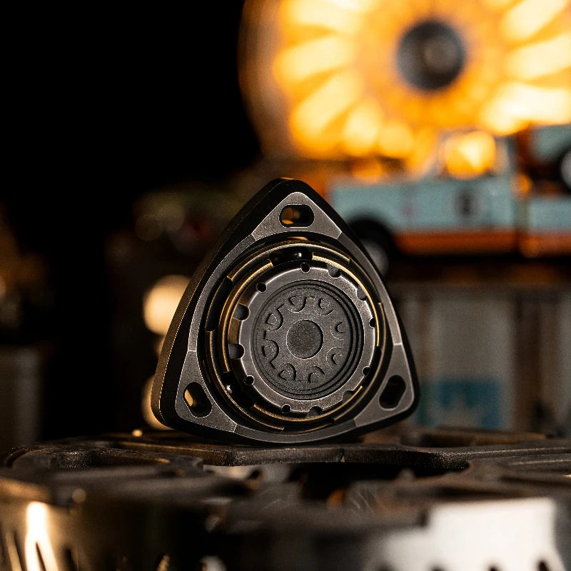 Roaring EDC Three-page Mechanical Metal Fingertip Gyroscope Decompression Desktop Toy