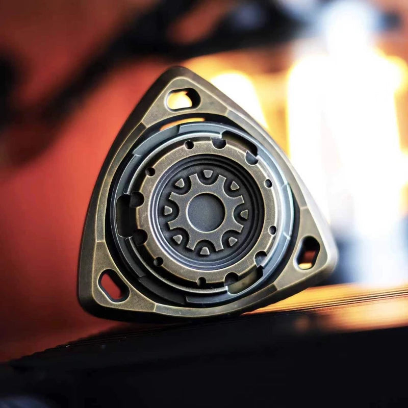 Roaring EDC Three-page Mechanical Metal Fingertip Gyroscope Decompression Desktop Toy