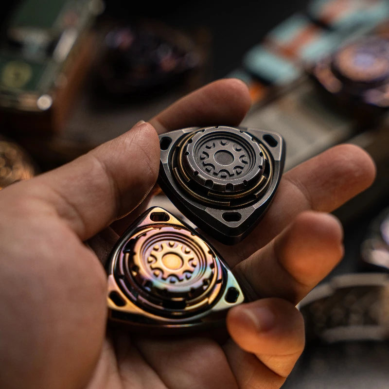 Roaring EDC Three-page Mechanical Metal Fingertip Gyroscope Decompression Desktop Toy